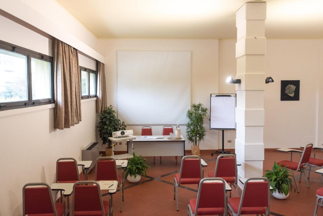 Hotel Castello Artemide Congressi คาสเทลซานเปียโตรแตร์เม ภายนอก รูปภาพ