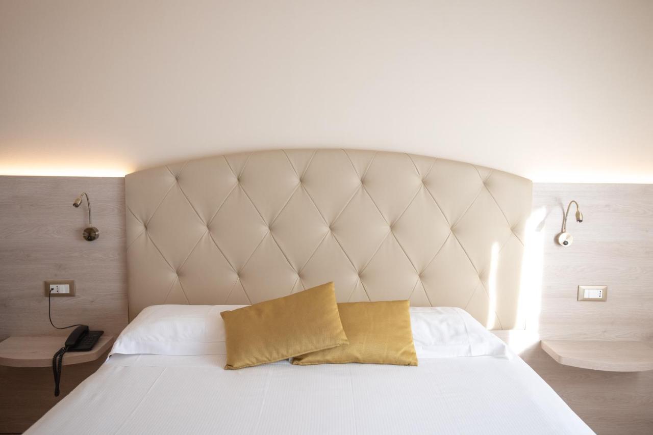 Hotel Castello Artemide Congressi คาสเทลซานเปียโตรแตร์เม ภายนอก รูปภาพ