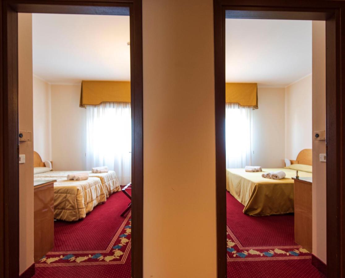 Hotel Castello Artemide Congressi คาสเทลซานเปียโตรแตร์เม ภายนอก รูปภาพ