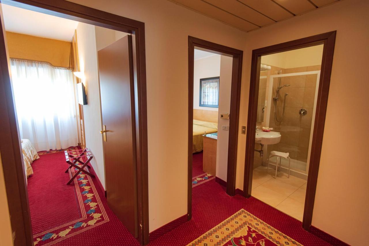 Hotel Castello Artemide Congressi คาสเทลซานเปียโตรแตร์เม ภายนอก รูปภาพ