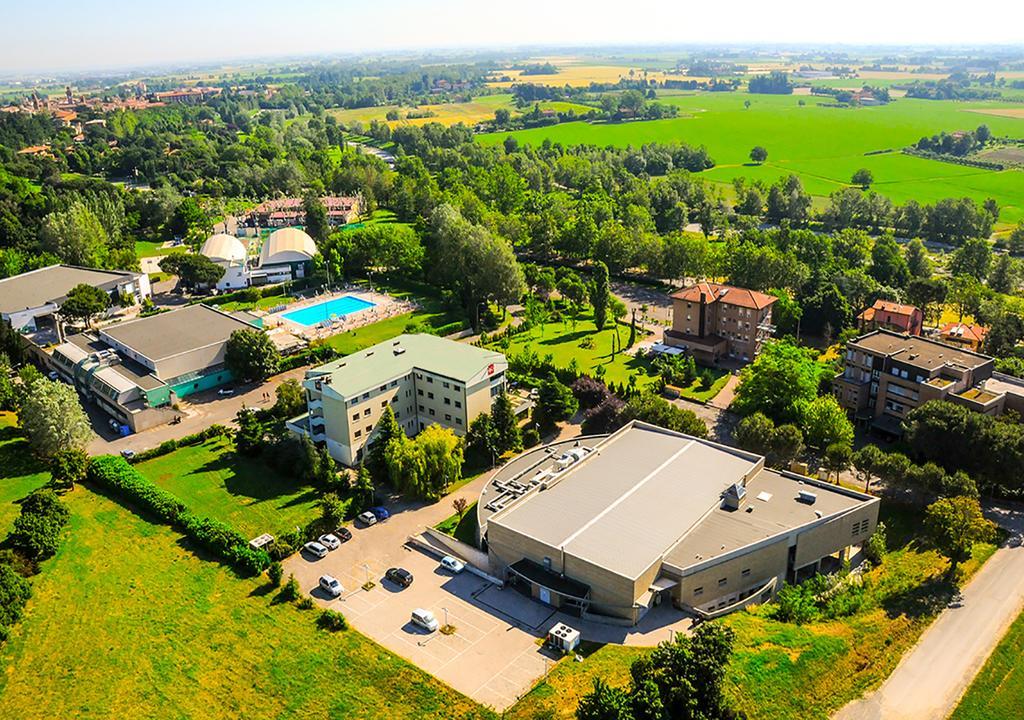 Hotel Castello Artemide Congressi คาสเทลซานเปียโตรแตร์เม ภายนอก รูปภาพ